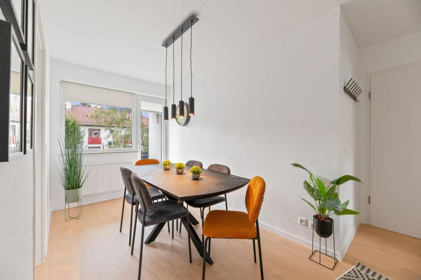 Ferienwohnung Westside Flat - 5Min To Downtown Ludwigsburg Exterior foto